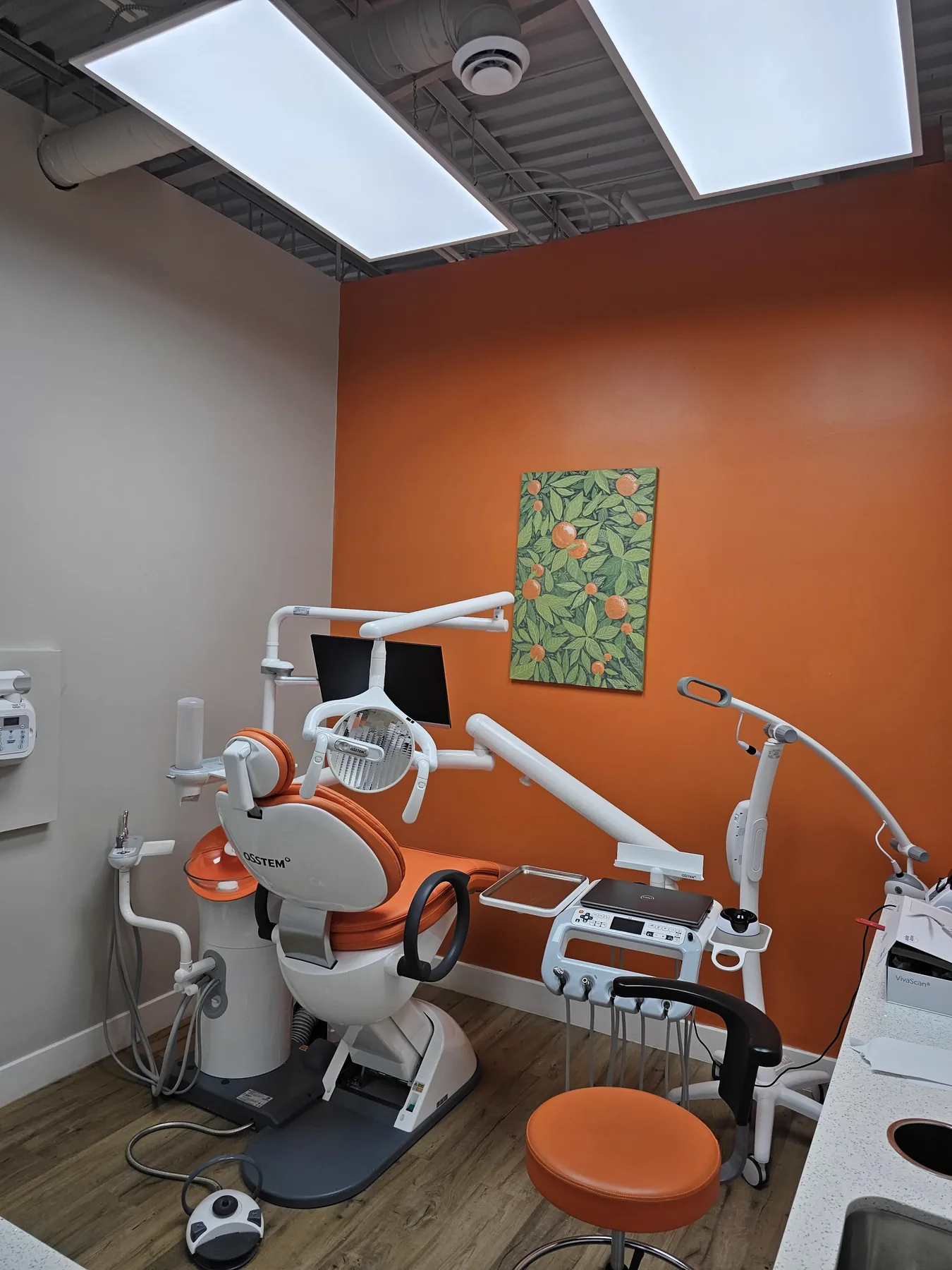 Exterior of MapleLeaf Smile Dentistry on Upper Wentworth Street